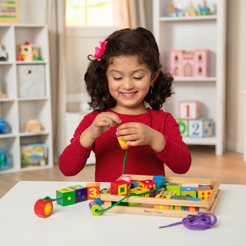 SMD _MELISSA & DOUG _SPIN MASTER Melissa & Doug Deluxe Wooden Lacing Beads - Educational Activity With 27 Beads and 2 Laces - Image 3