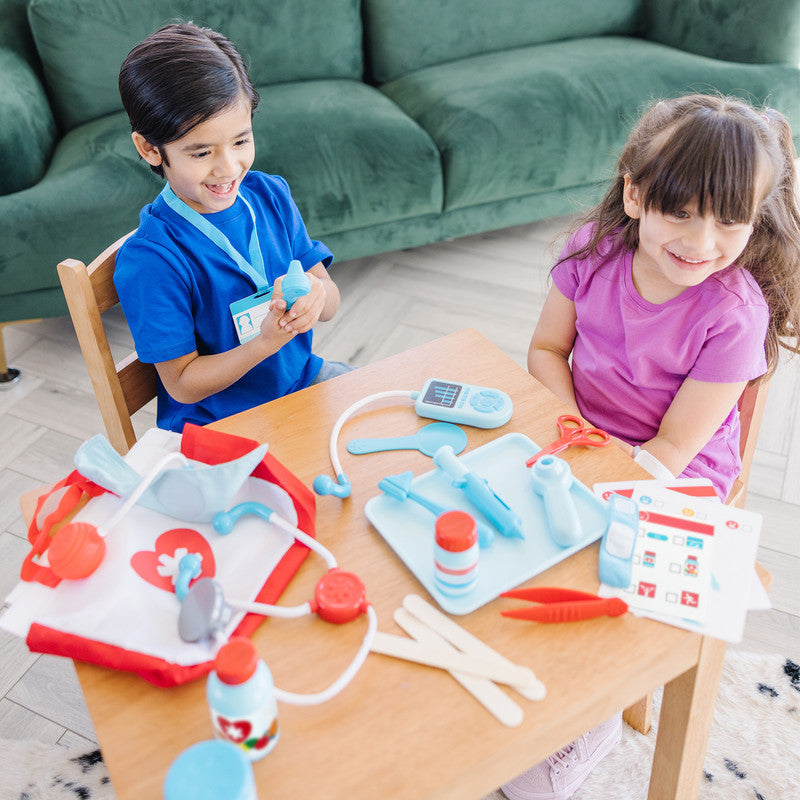 Melissa & Doug Get Well Doctor’s Kit Pretend Play Set – 25 Toy Pieces for Preschool Girls, Boys