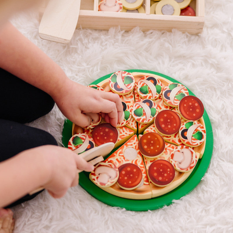 SMD _MELISSA & DOUG _SPIN MASTER Melissa & Doug Wooden Pizza Party Play Food Set With 36 Toppings - Image 4