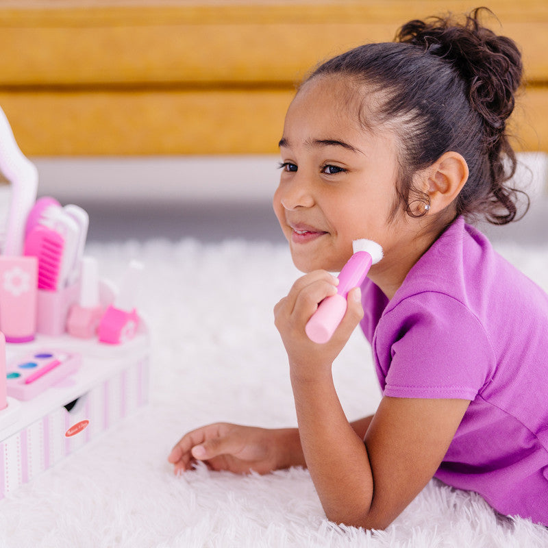 SMD _MELISSA & DOUG _SPIN MASTER Melissa & Doug Wooden Beauty Salon Play Set With Vanity and Accessories (18 Pieces) - Image 6