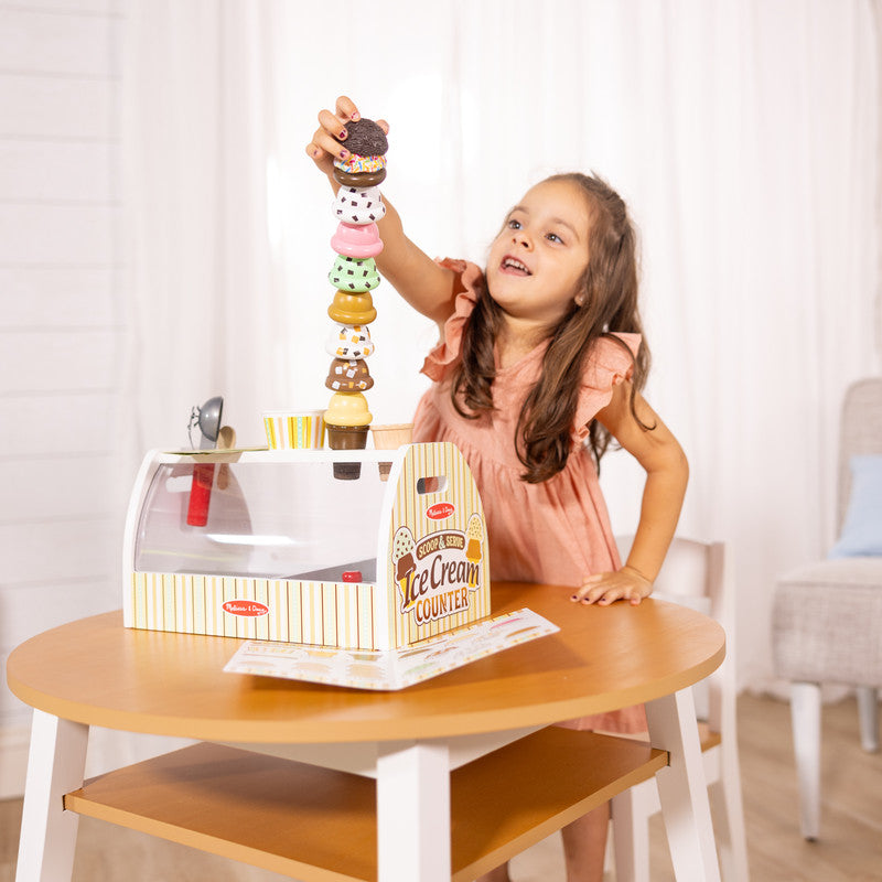 SMD _MELISSA & DOUG _SPIN MASTER Melissa & Doug Wooden Scoop and Serve Ice Cream Counter (28 pcs) - Play Food and Accessories - Image 3