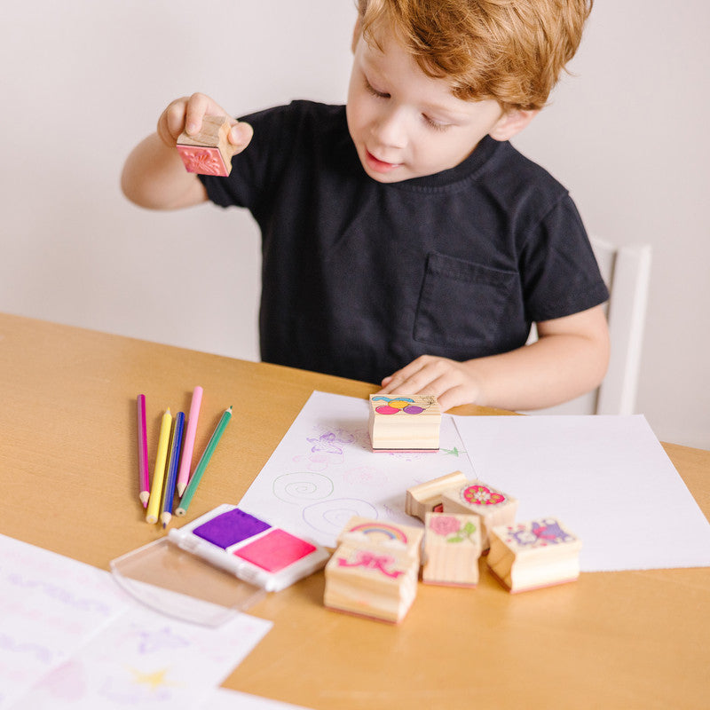SMD _MELISSA & DOUG _SPIN MASTER Melissa & Doug Wooden Stamp Set: Friendship - 9 Stamps, 5 Colored Pencils, and 2-Color Stamp Pad - Image 4
