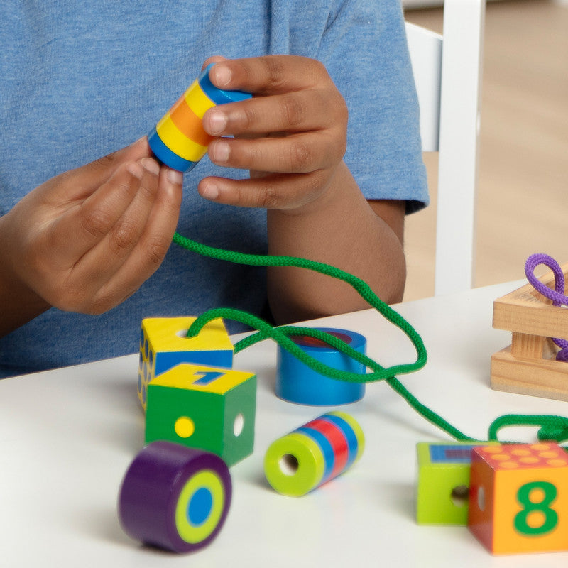 SMD _MELISSA & DOUG _SPIN MASTER Melissa & Doug Deluxe Wooden Lacing Beads - Educational Activity With 27 Beads and 2 Laces - Image 5