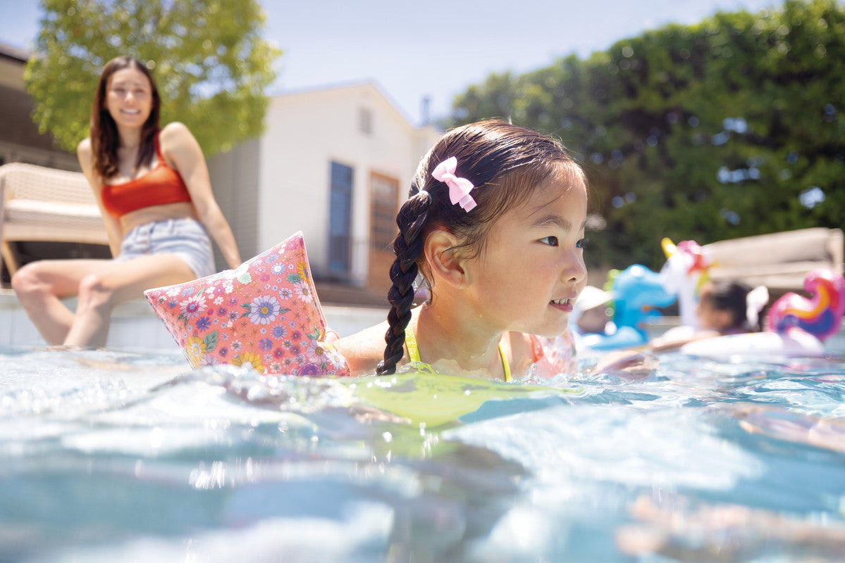 INTEX Sweet Blossom Arm Bands – Floral Print Inflatable Safety Sleeves for Preschool Swimmers - Image 3