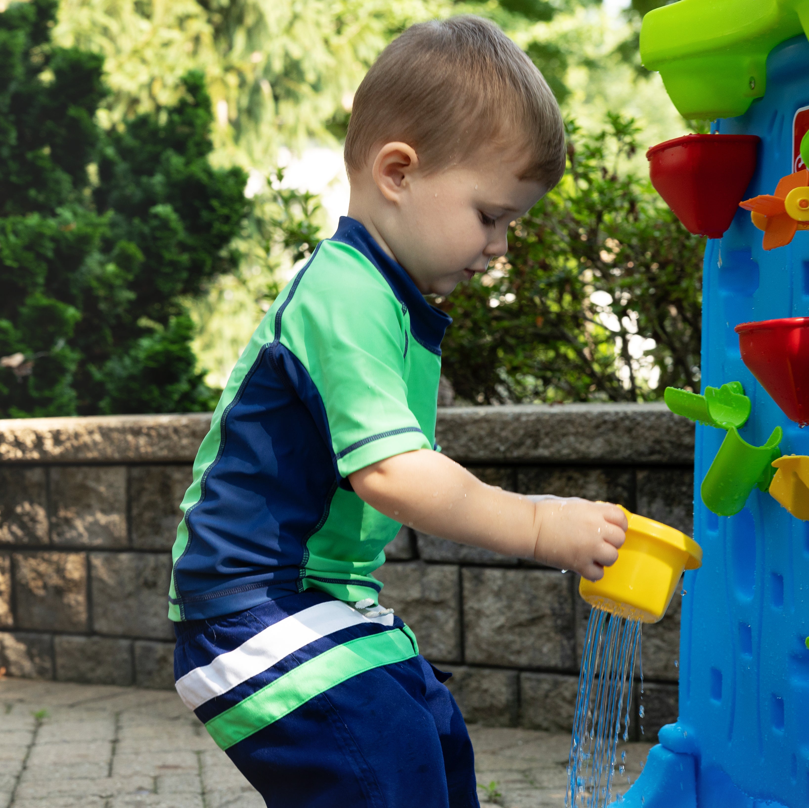 STEP2 Waterfall Discovery Wall - Kraft
